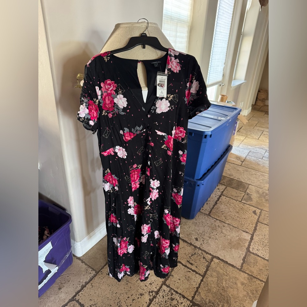 Torrid Womens Sz 2 (2x) Black Multicolor Floral V-Neck Short Sleeve Button Dress